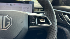 MG HS 1.5 T-GDI Trophy 5dr DCT Petrol Hatchback